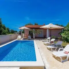 Holiday Home Maslina by Interhome