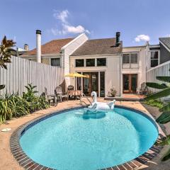 Charming Montrose Townhome with Private Pool!