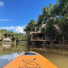 Camu camu jungle villa on Aguajale lake - supboard&vinyl