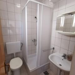 Apartment and Rooms Mrkovic