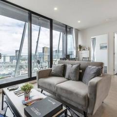 Modern 2 Beds Apartment with Amazing City View