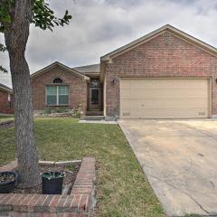 San Antonio Family Home about 16 Mi to Downtown!