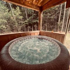 Brand New Mountain Retreat just 20 minutes from Saratoga Springs with private Hot tub.