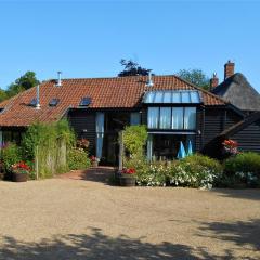 Brundish Suffolk Large 4-Bed Barn Stunning!