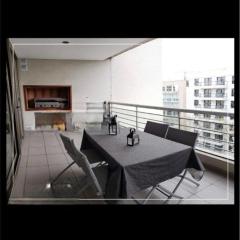 Depto 3 amb zona Guemes con cochera, balcón a la calle con parrilla a gas