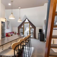 Lantern 32 Loft