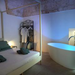 Il Biancospino - graziosa Dimora con VASCA in CAMERA