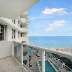 MAGNIFICENT 2 bedroom /2 bath beachfront with Beach View Condo apartment