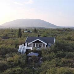 Golden Circle Vacation Home with hot tub & fire place