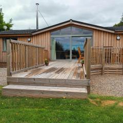 Birch Lodge, Pitlandie - Luxury 2 Bedroom Lodge with Sauna