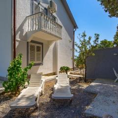 Nice Apartment In Rab With Wifi