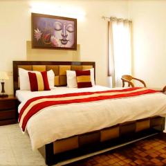 Maplewood Guest House, Neeti Bagh, New Delhiit is a Boutiqu Guest House - Room 2