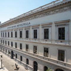 Art & History - NEW - Modern Classic Apartment