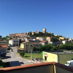 Casa vacanza Colle Renazzo con terrazzo in collina 15 min. dal mare