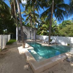Quiet and peaceful house, all installations are private, with pool and very close to the beach