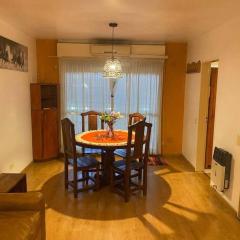 Departamento de 2 dormitorios todos los servicios incluidos aire acondicionado en todos los ambientes TV WiFi excelente ubicación INCLUYE cochera