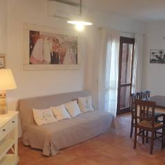 Capo Figari 15, Appartamento spazioso nel centro di Golfo Aranci con terrazza, Wi-Fi, parcheggio gratuito