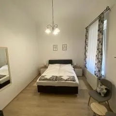RÁD-VÁR Apartmanház
