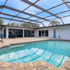 Mango Manor by Bradenton Beach sleeps 10 w pool