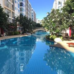 pool view, resort ambience at Metro Park min 30 nights
