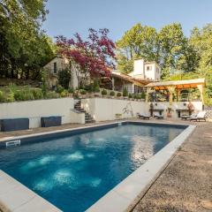 Vila avec, piscine, tennis.