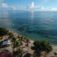 Guadeloupe- Saint-François- Résidence Anse des Rochers - Appartement quart de villa étage - vue mer- 4 personnes - Lit bébé sur demande - Citerne et wifi privés -Animaux ok-Accès plage direct -Apnée bien-être expérience sur demande avec instructeur AIDA -