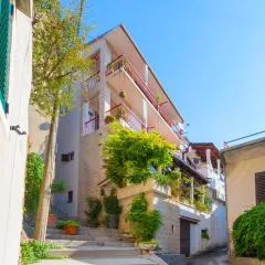Apartments and rooms with WiFi Makarska - 11063