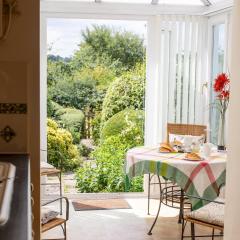 Pass the Keys Cosy cottage with views over the Shropshire hills