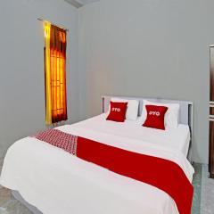 OYO 91210 Hotel J3