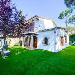 Villa en el Golf Costa Brava a 5 min de la playa