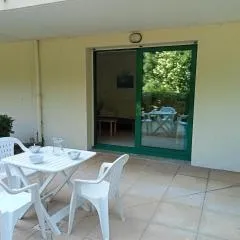 Charmant studio avec terrasse et parking, proche plage et port - FR-1-551-25