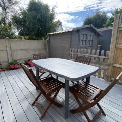 Maison de pêcheur avec terrasse, à 450m de la plage et proche commerces à Trégastel - FR-1-368-363