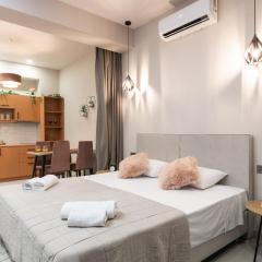 Bella Vacanza Studios - 450m from the beach, by ZanteWize