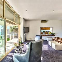 Spectacular Apartment in Wind Free Bantry Bay!