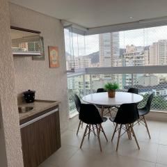 Apartamento Alto Padrão / prédio com piscina e quadra.