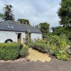 Pass the Keys Beautiful 2BR Converted Mill - Idyllic Location