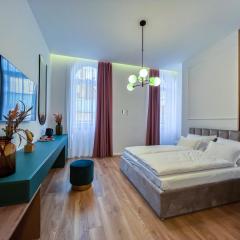 Lux City Apartments & Rooms