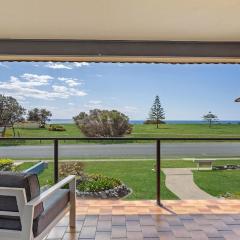 Surfspray 4 Pebbly Beach