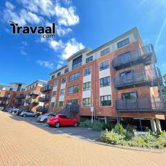 Travaal.©om - 2 Bed Serviced Apartment Farnborough