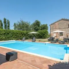 Lovely Home In Tolentino With Kitchen