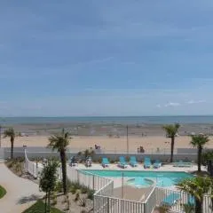 Superbe appartement pour 6 avec balcon, piscine chauffée et accès direct plage à La Tranche - FR-1-194-255