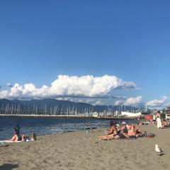 heart of Kitsilano area,5 mins walk to kits beach,no share with other people stay