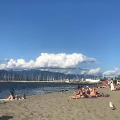 walk distance to kits beach 2bedrooms only for you