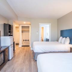 Fresh and Modern Superior Deluxe Top Floor Hotel Room Walk to Skiing Restaurants Shops