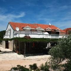 Apartments and rooms with parking space Jezera, Murter - 5082