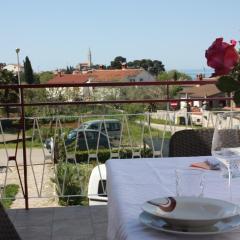 Lorena with sea view