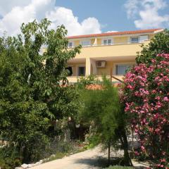 Apartments with parking space Murter - 5100