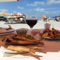 Casa com piscina a 500m da praia