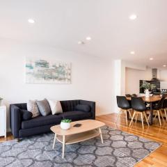 Chic Hobart Townhouse sleeps 9 - perfect location