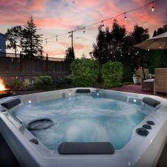 Entire house with Four Bedrooms, Hot Tub, BBQ, Private Backyard, FREE WiFi and Parking, near Seattle, EV
